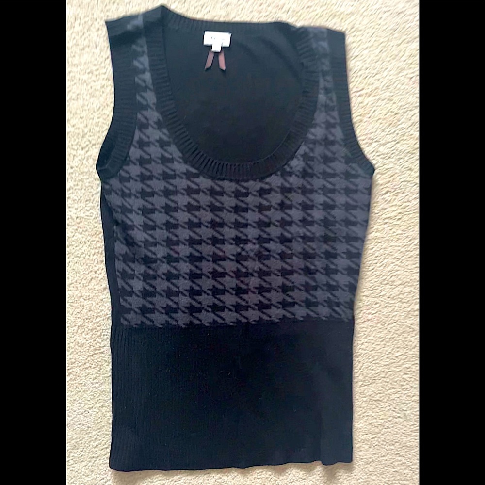 🌾 Houndstooth Sweater Vest
